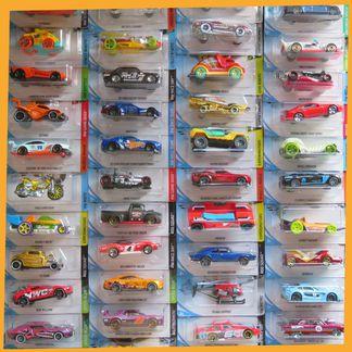 Imagem de Pacote com 10 carrinhos Hot Wheels Mattel sortido sem repetição