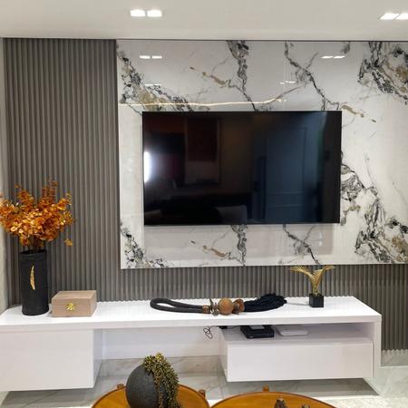 Painel Ripado WPC Interno Wave Cor: Cinza Médio Kit 5 Un - 2,90m x 14cm, 0,43m² - Woopo Imagem de Painel Ripado WPC Interno Wave Cor: Cinza Médio Kit 5 Un - 2,90m x 14cm, 0,43m²