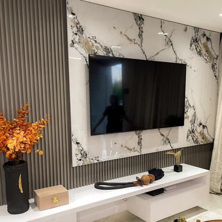 Painel Ripado WPC Interno Wave Cor: Cinza Médio Kit 5 Un - 2,90m x 14cm, 0,43m² - Woopo Imagem de Painel Ripado WPC Interno Wave Cor: Cinza Médio Kit 5 Un - 2,90m x 14cm, 0,43m²