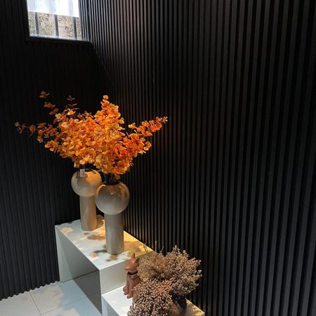 Painel Ripado Wpc Interno Wave Cor: Preto 2,90m x 14cm (0,406m²) - Woopo Imagem de Painel Ripado Wpc Interno Wave Cor: Preto 2,90m x 14cm (0,406m²)