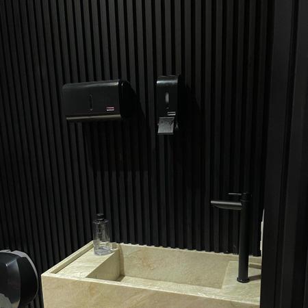 Painel Ripado Wpc Interno Wave Cor: Preto 2,90m x 14cm (0,406m²) - Woopo Imagem de Painel Ripado Wpc Interno Wave Cor: Preto 2,90m x 14cm (0,406m²)