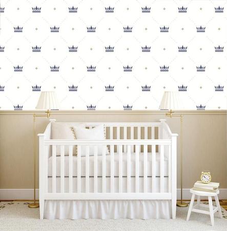 Imagem de Papel Parede Branco Com Coroa Adesivo Infantil Bebê Quarto