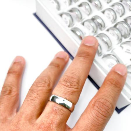 Par de aliança aço prata namoro/compromisso inoxidável 6mm básicas - Filó Modas Imagem de Par de aliança aço prata namoro/compromisso inoxidável 6mm básicas