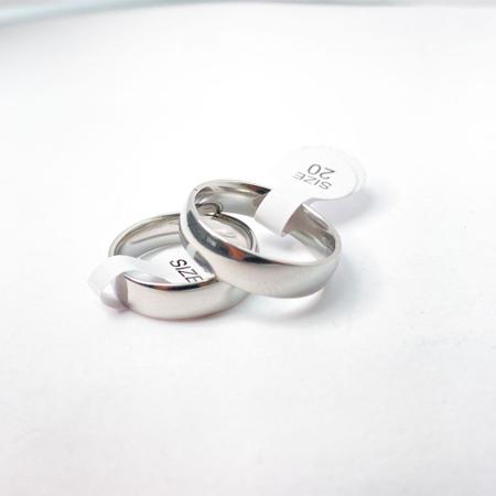 Par de aliança aço prata namoro/compromisso inoxidável 6mm básicas - Filó Modas Imagem de Par de aliança aço prata namoro/compromisso inoxidável 6mm básicas