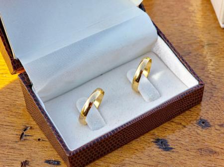 Imagem de Par de alianças de ouro 18k casamento noivado 4mm 4 gramas