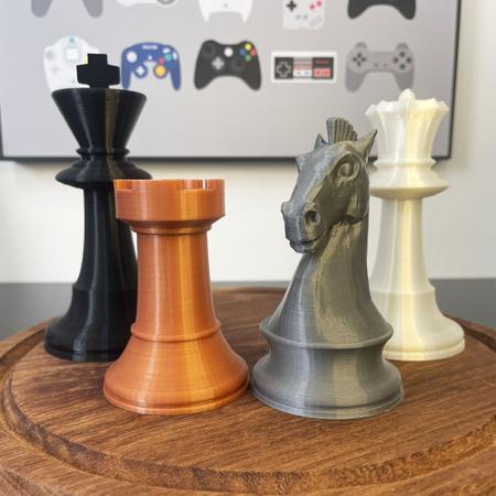 Kit Decoração Xadrez Chess Gold Cavalo Rainha e Rei em Alumínio