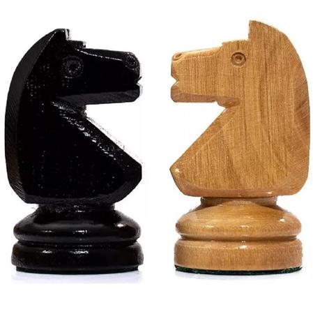Jogo de peças de xadrez artesanal em madeira