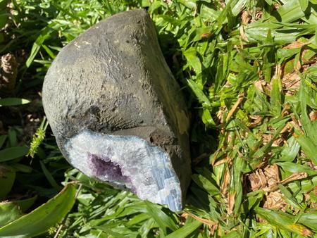 Pedra Geodo Ametista 6,43kg semi preciosa Vitalidade Proteção + NF - USCONNECT Imagem de Pedra Geodo Ametista 6,43kg semi preciosa Vitalidade Proteção + NF