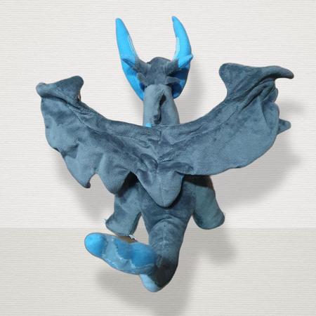 Pelúcia Turma Pokémon Mega Charizard X Y (30cm) - Importada em