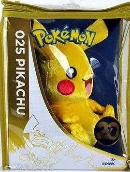 Imagem de Pelúcia Pikachu Pokémon Tomy 20º Aniversário T18737