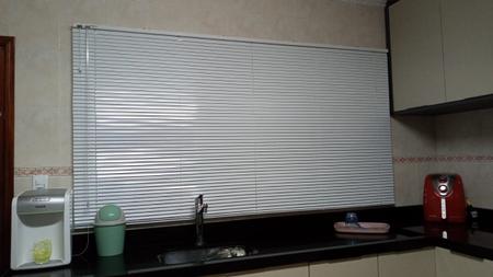 Imagem de Persiana Horizontal Branca - 1,20m larg x 1,40m alt - Alumínio 25mm - Persianet