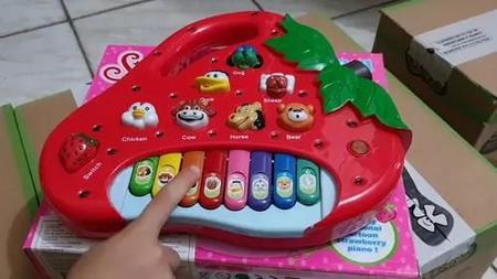 Teclado Musical Infantil Pianinho Musicas Bichos Moranguinho