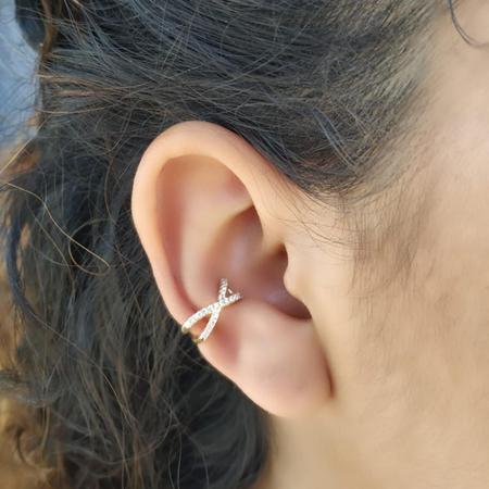 Piercing Fake Orelha Branco Cartilagem Folheado Ouro Par - Shelook  Semijoias - As melhores Semijoias