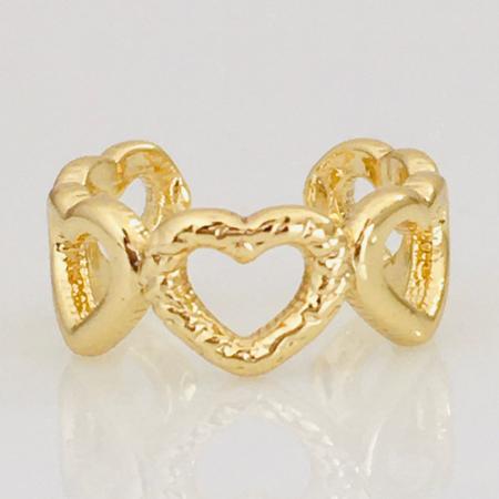 Imagem de Piercing Falso Dourado com Coraçãoes de Pressão Orelha Fake Folheado a Ouro