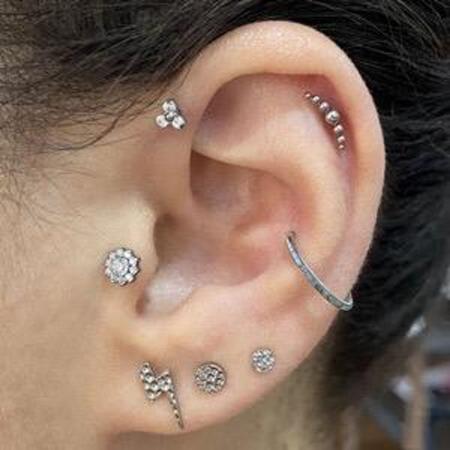 Piercing Orelha Tragus Labret Esfera Titânio: o seu estilo único