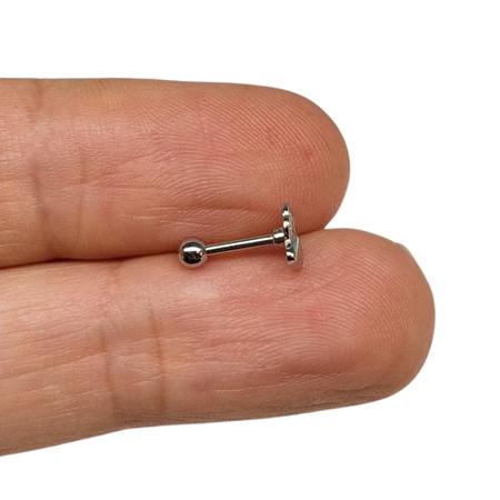 Piercing prata tragus patinha cravejada