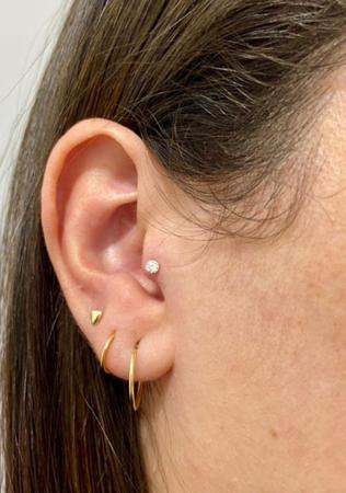 Imagem de Piercing Tragus Em Ouro 18k Com Zircônia Cartilagem Hélix