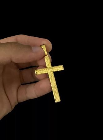 Imagem de Pingente Crucifixo ''Madeira'' - Banhado a Ouro 18k