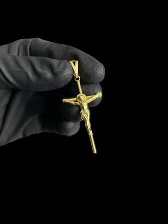 Imagem de Pingente Cruz Palito Jesus Cristo (M) - Banhado A Ouro 18K