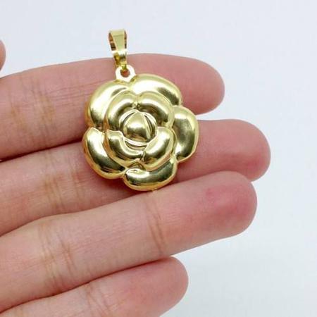 Imagem de Pingente Flor Feminino Pequeno Folheado A Ouro 18k