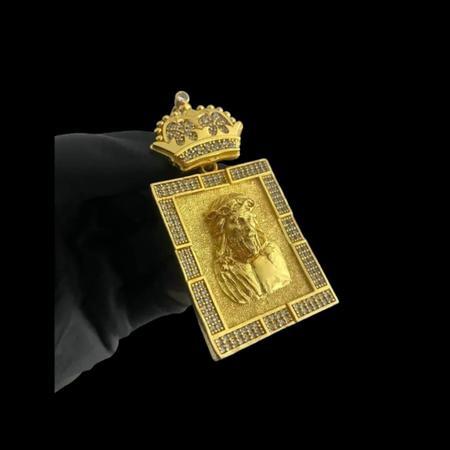 Imagem de Pingente Jesus Cristo Quadrado (g) - Banhado a Ouro 18k