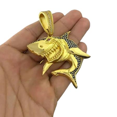 Imagem de Pingente Tubarão Cravejado - Banhado a Ouro 18k