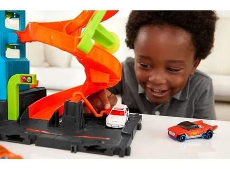 Pista hot wheels lava rapido postinho carro que muda cor pontofrio