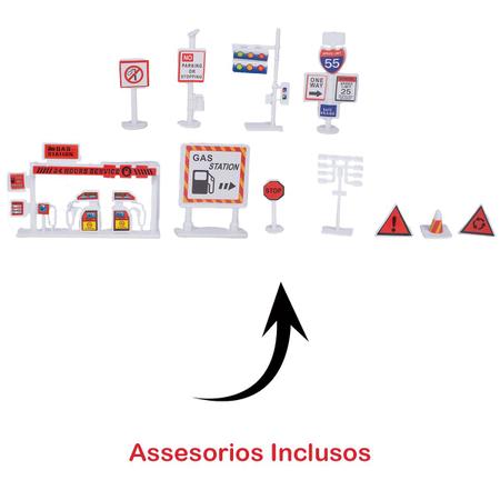 Serrano Brinquedos - Agora, o seu filho poderá ter um posto de gasolina  para abastecer os carros após a corrida. O kit já vem com 2 carrinhos para  dar a largada na