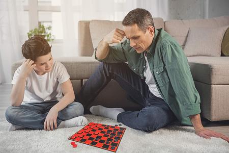 Imagem de Point Games Checkers Board  Grooves Empilháveis para Garantir O Rei  Jogo divertido para Todas as Idades