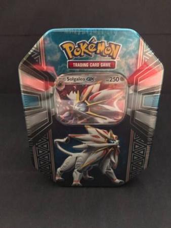 Lata Pokémon Solgaleo, Deck Box