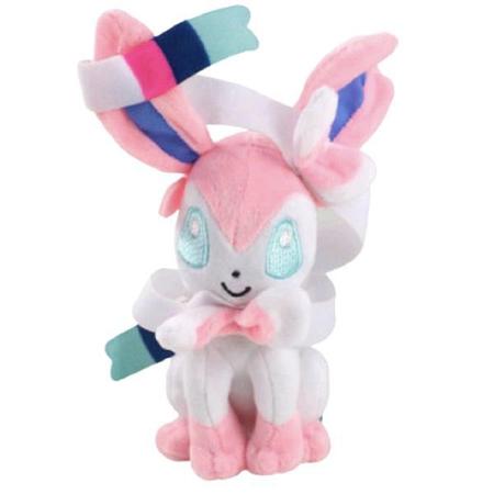 Pelúcia Pokémon Sylveon Eevee Evoluções Oficial Colecionador - R$ 78,9