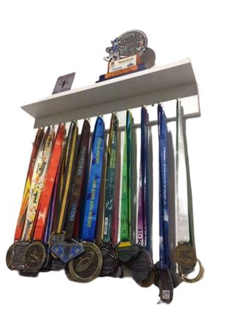 Imagem de Porta Medalhas e troféu 60x10x11,5cm