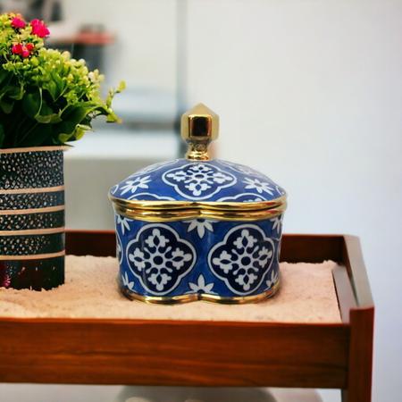 Imagem de Potiche Decorativa em Porcelana Azul e Branco - 16x16cm - Potiche de Design Sofisticado - Charme para Decoração de sua Casa!