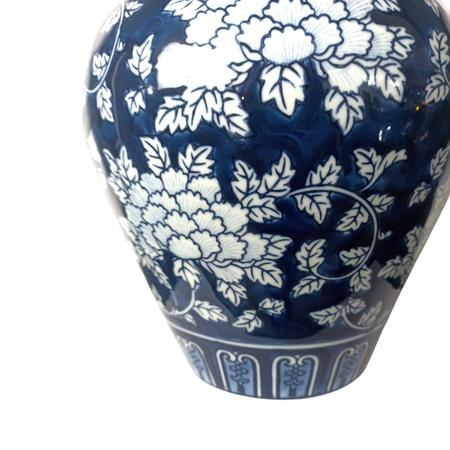 Imagem de Potiche Decorativa em Porcelana Azul e Branco - 23x34cm - Potiche de Design Sofisticado - Charme para Decoração de sua Casa!