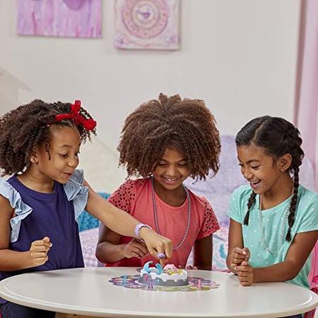 Imagem de Pretty Pretty Princess Board Game, O clássico jogo de vestir joias para crianças de 5 anos ou mais, para 2-4 jogadores