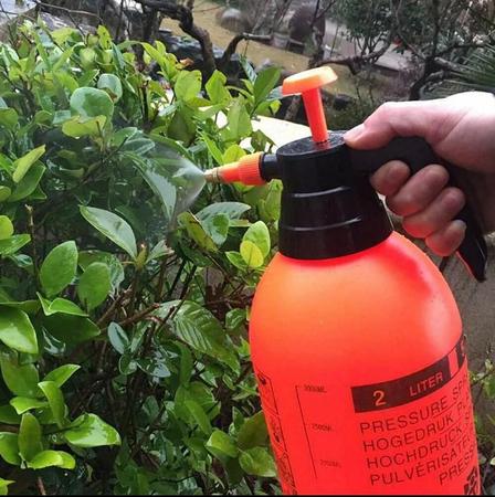 Pulverizador Manual 2 Litros Compressão Previa Jardim - FERRAGENS Imagem de Pulverizador Manual 2 Litros Compressão Previa Jardim