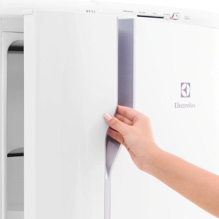 Imagem de Refrigerador Electrolux 240 Litros RE31 Degelo Prático