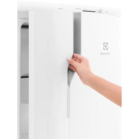Imagem de Refrigerador Electrolux Cycle Defrost 240 Litros Branco RE31 - 127 Volts