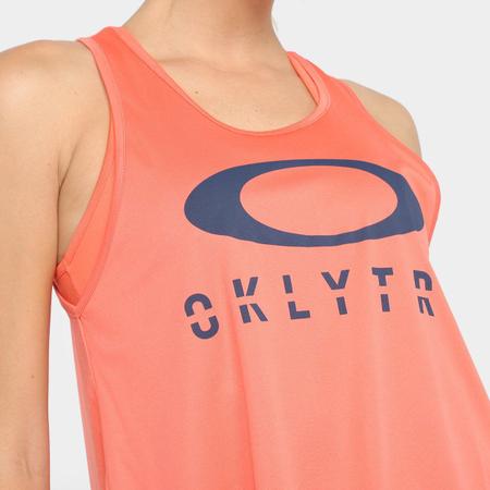 Camiseta Oakley Trn Logo Feminina - Camisa e Camiseta Esportiva - Magazine  Luiza