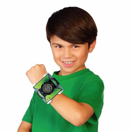 Ben 10 Relogio - Omnitrix Omni-Strike 10 Aliens Com Luz E Som Sunny -  Relógio Masculino - Magazine Luiza