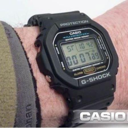 Imagem de Relógio de Pulso Casio G-Shock Robusto Masculino Digital Preto Esportivo Prova dágua 20 ATM Resistência á Choques Esportivoi DW-5600E-1VDF