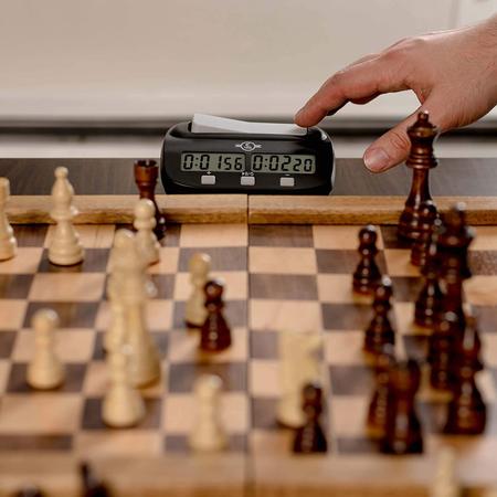 Relógio de Xadrez Digital Chess Armory - Temporizador Portátil com Recursos  de Torneio e Tempo Extra - Acessórios para Bateria e Percussão - Magazine  Luiza