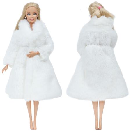 Roupinhas e Sapatos Compatíveis com Bonecas Barbie e Frozen - Vestidos de  Festa Casaco de Pelúcia - Sheilinha Confecção - Roupa de Boneca - Magazine  Luiza