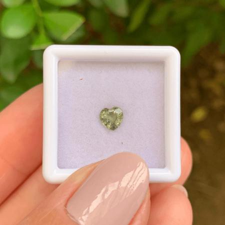 Imagem de Safira Verde Amarelada Coração 0,64ct