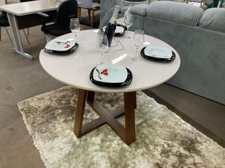 Conjunto Mesa de Jantar Redonda 1,35m – 4450 com 4 Cadeiras – LUIZA