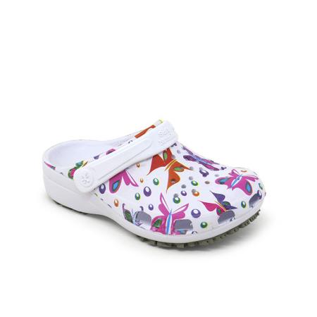 Sandália Babuche Estampado Soft Mania com Tira Detalhe Perfuros e Sola Borracha Imagem de Sandália Babuche Estampado Soft Mania com Tira Detalhe Perfuros e Sola Borracha