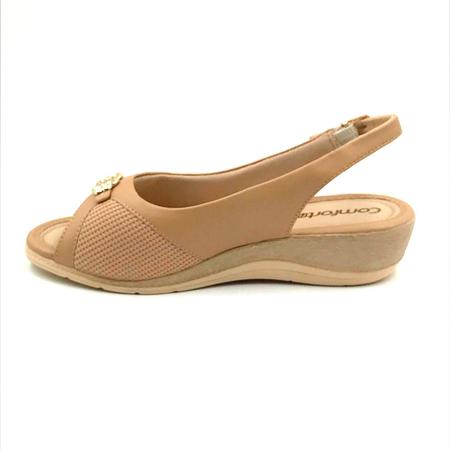 Sandália Comfortflex Anabela Calce Fácil Bege 2396403 Imagem de Sandália Comfortflex Anabela Calce Fácil Bege 2396403