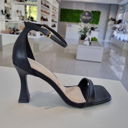 Sandalia bebece cheap salto fino