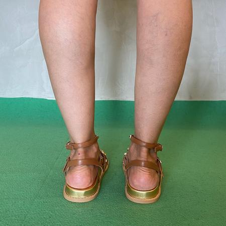 Scarpin de abotoar no tornozelo sales