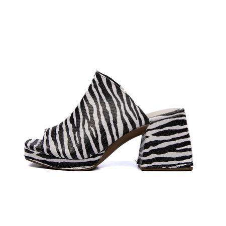 Sandália Tamanco Casual Feminino Estampada Salto Grosso e Bico Quadrado - M&D STORE Imagem de Sandália Tamanco Casual Feminino Estampada Salto Grosso e Bico Quadrado